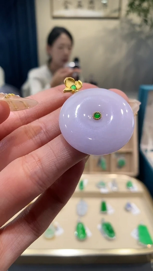 【闪购商品】翡翠吊坠(不含链)18K金镶嵌平安扣