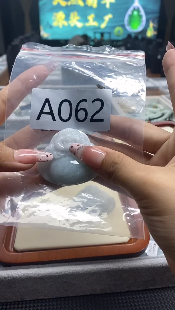 翡翠未镶嵌颈饰a062天然缅甸A货翡翠