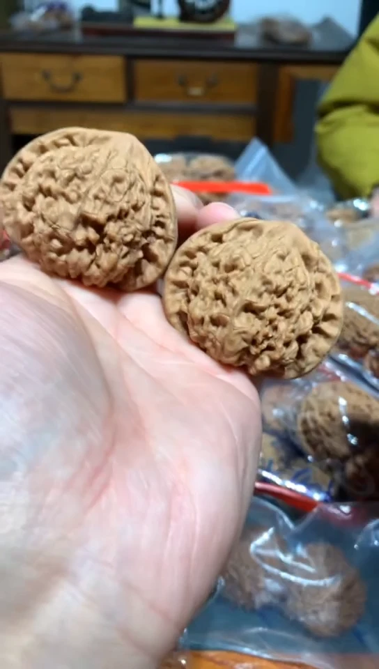 【闪购商品】文玩核桃吊坠大官帽核桃