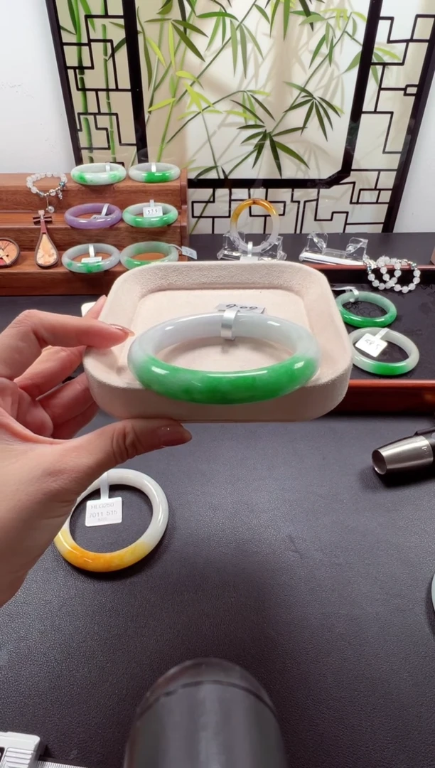 姐姐们看好……不要抢拍