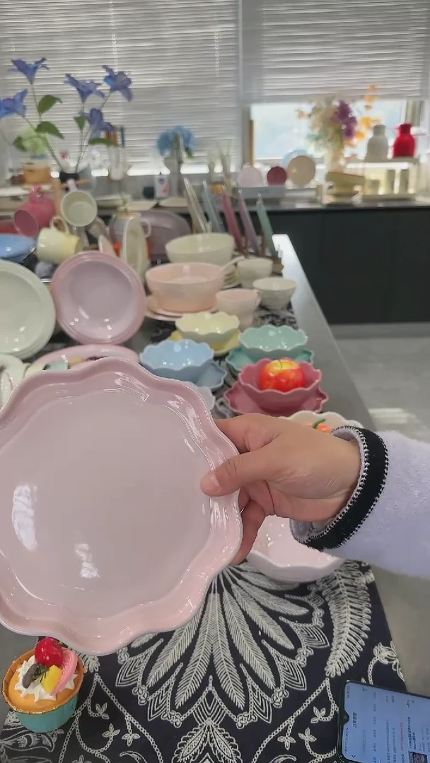 【闪购商品】瓷炻彩花边盘18cm-樱花粉