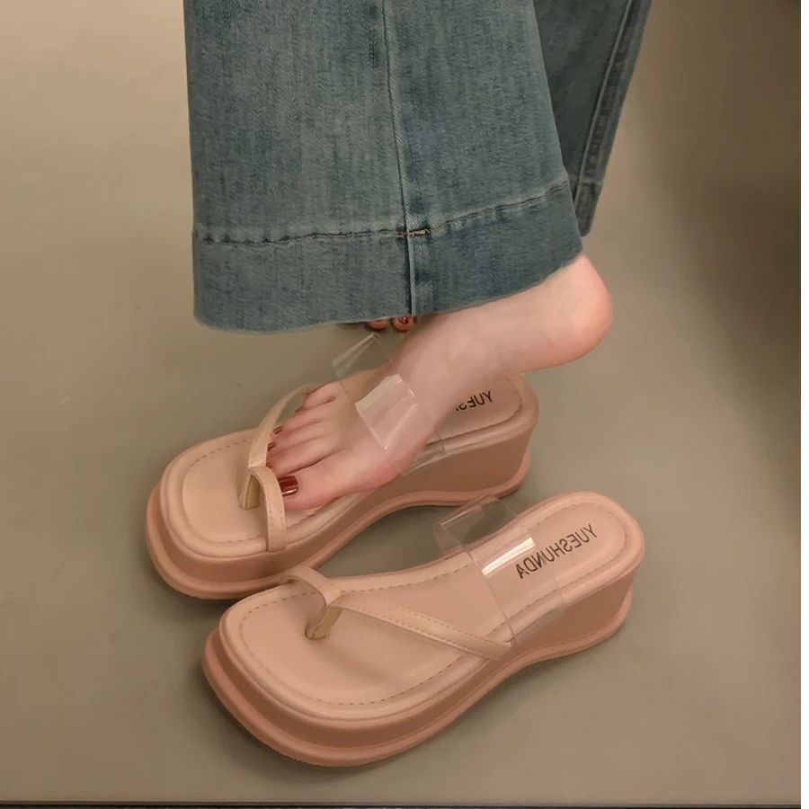 透明坡跟夹脚趾凉拖鞋女夏季外穿新款厚底法式高跟沙滩一字拖鞋子