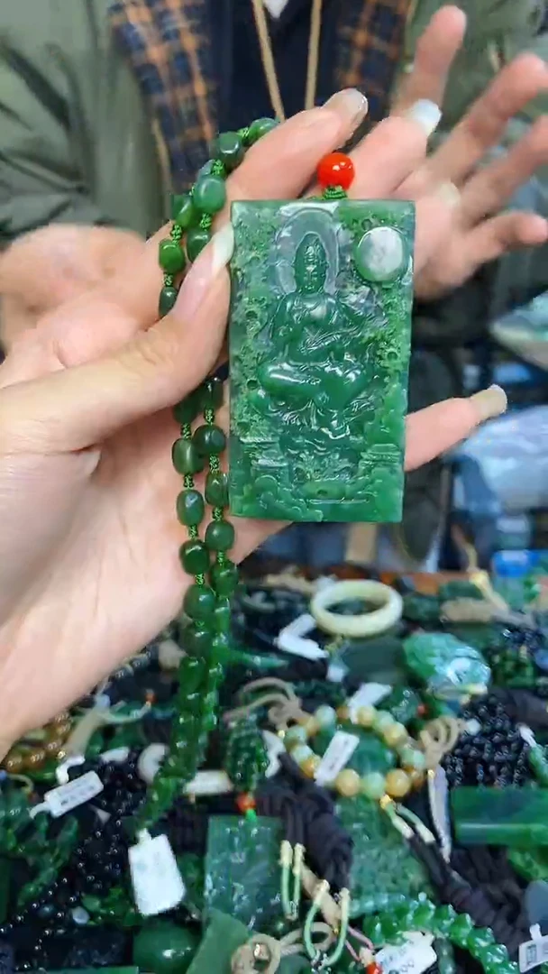 未镶嵌和田玉挂件1