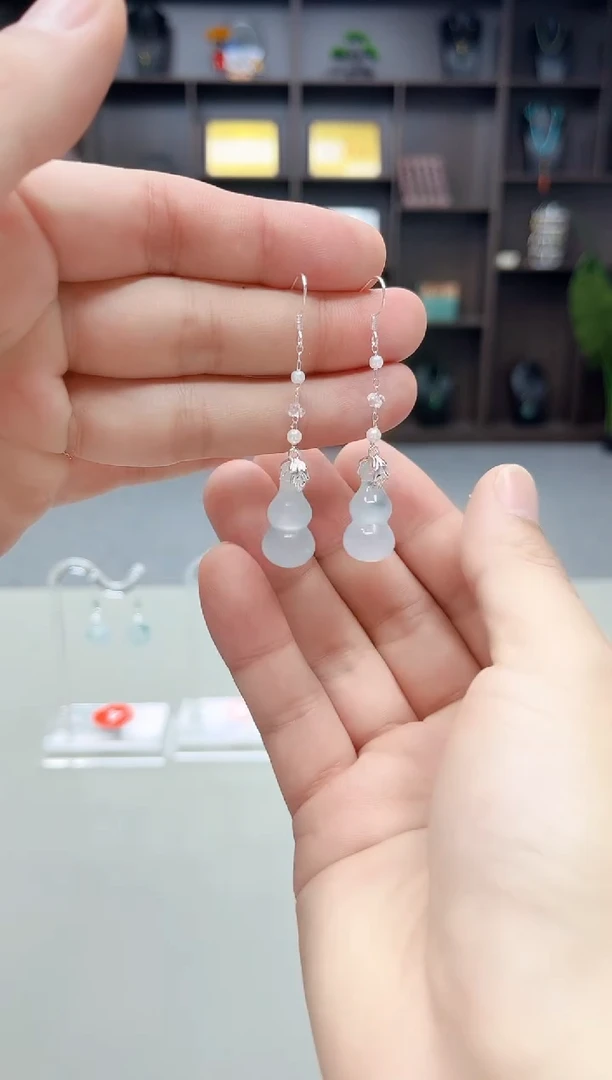 未镶嵌石英质玉（天山翠）耳饰219000