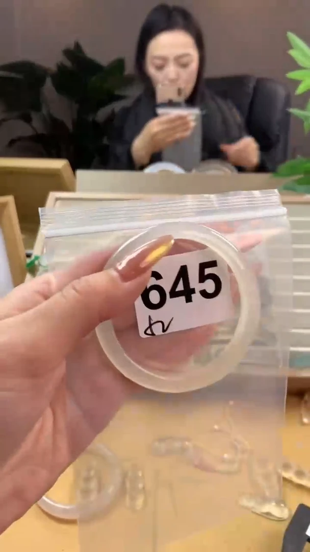 【闪购商品】玛瑙/玉髓手镯未镶嵌645