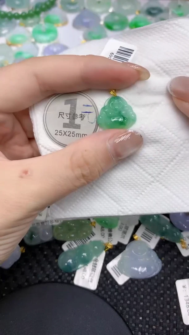 颈饰18K金镶嵌翡翠111111111
