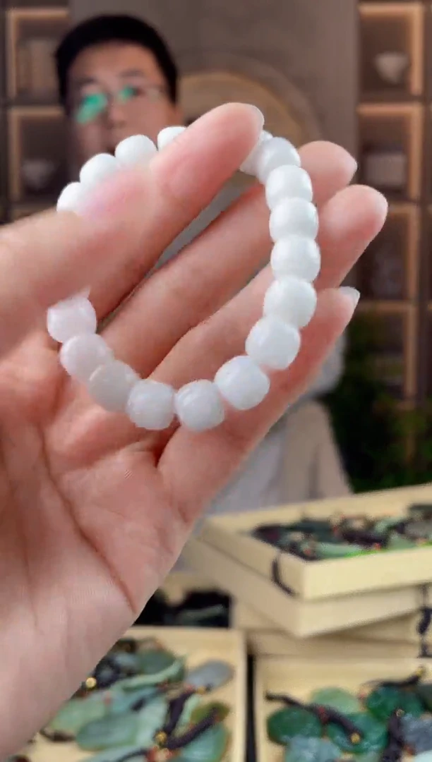 未镶嵌和田玉挂件拍一发一，多样性发货