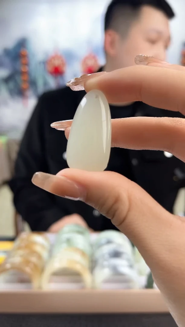 【闪购商品】和田玉吊坠未镶嵌白玉水滴