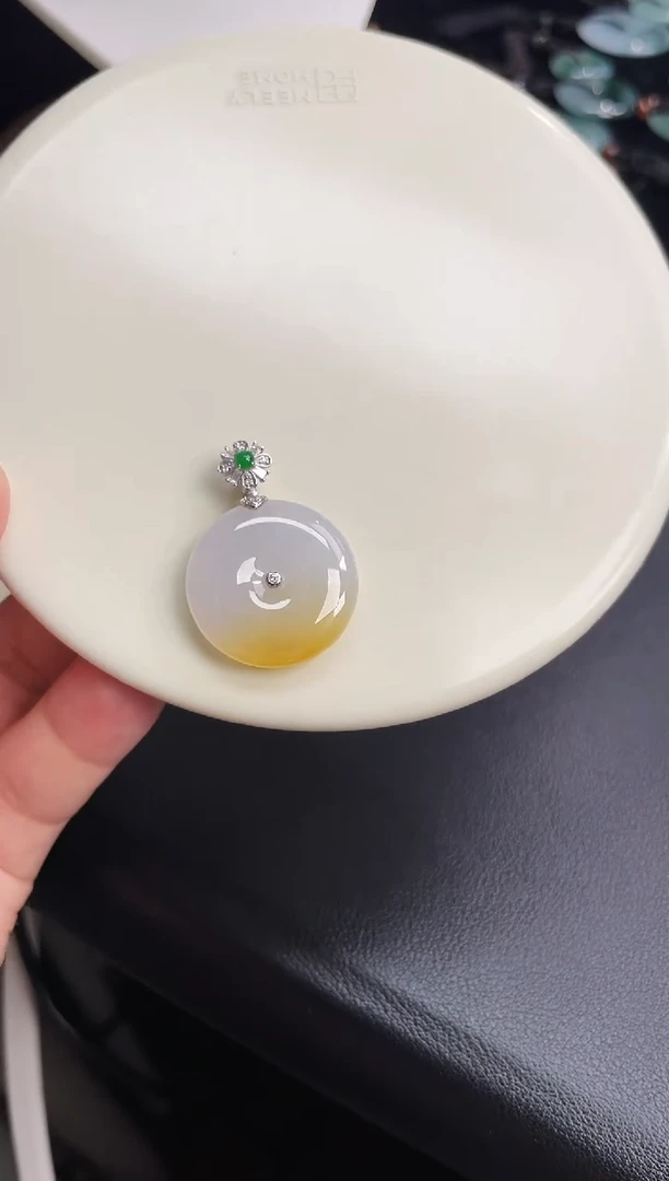 颈饰18K金镶嵌翡翠【36】平安扣 尺寸 31.2   22.5   6.5mm