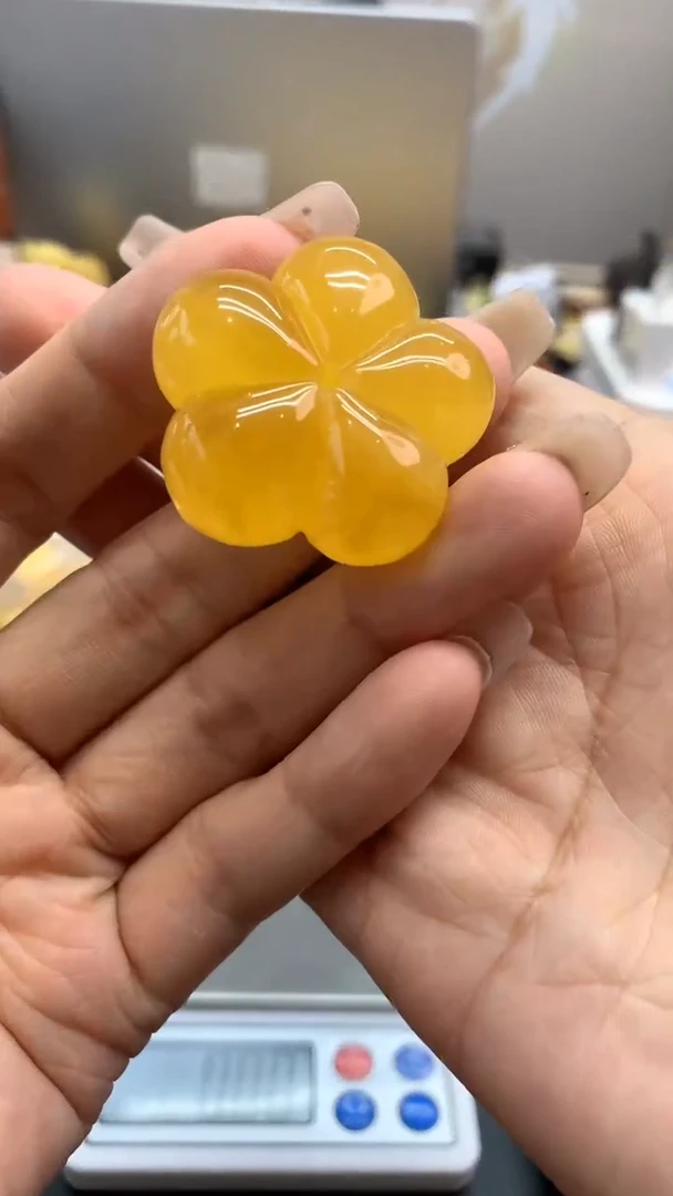 未镶嵌琥珀珠宝奇石1990