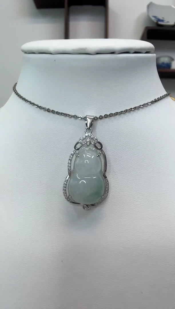 颈饰银S925镶嵌翡翠葫芦赠合金链