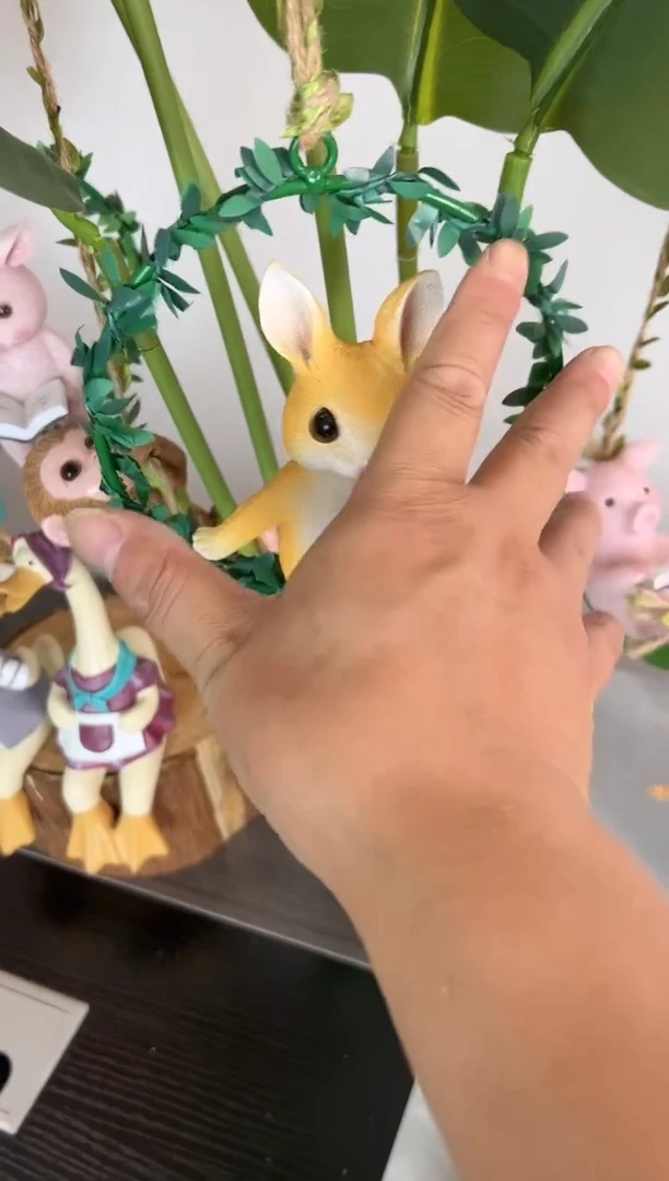 树脂史克森吊圈兔7982