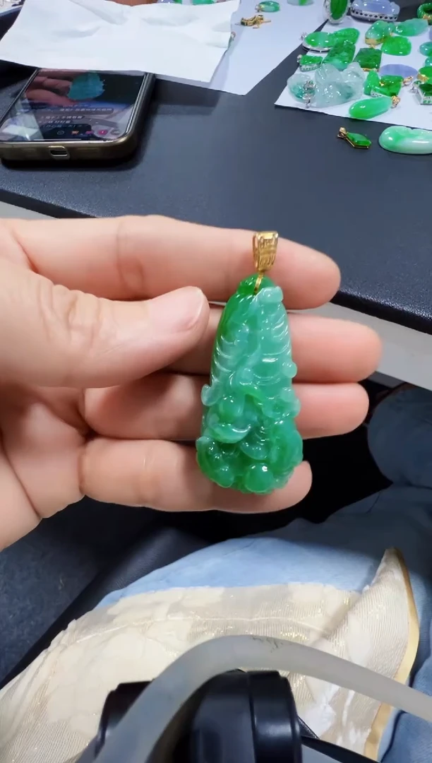 吊坠(不含链)18K金镶嵌翡翠380