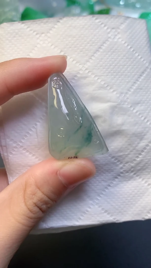 颈饰未镶嵌翡翠