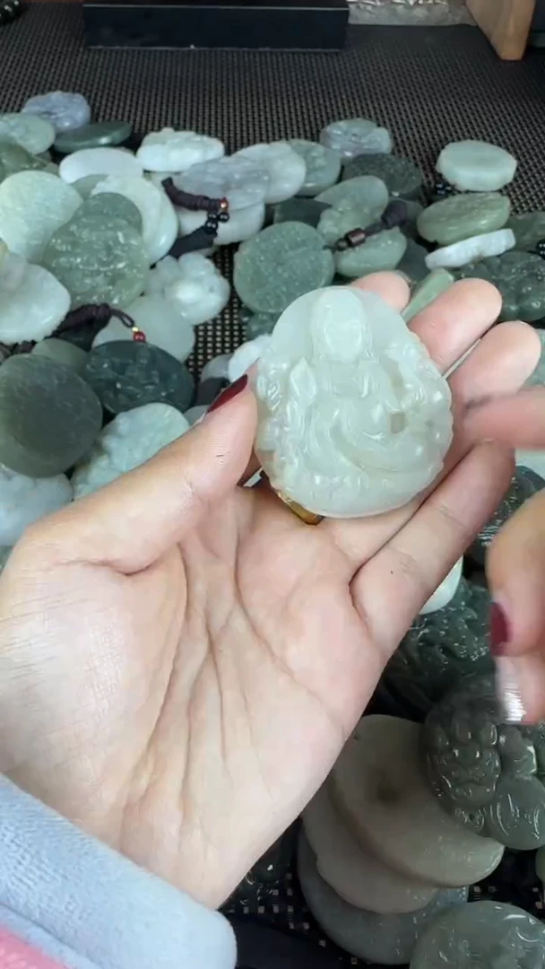 颈饰未镶嵌和田玉1