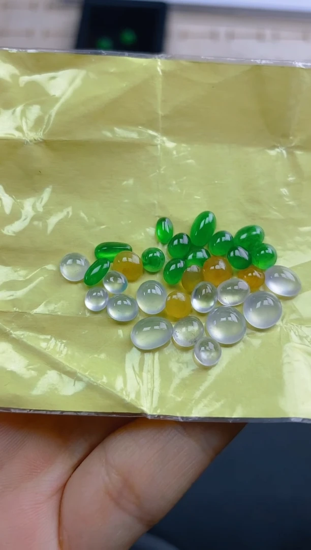 定制翡翠未镶嵌天然翡翠蛋面25
