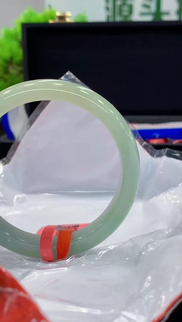 未镶嵌手镯翡翠翡翠手镯