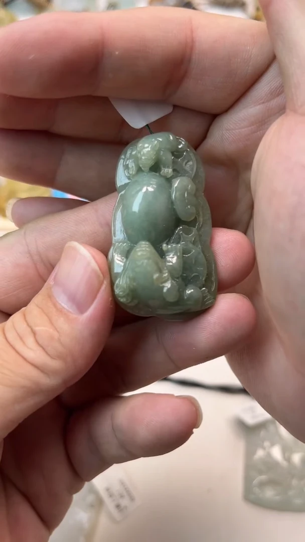 颈饰未镶嵌翡翠芳****店天然翡翠