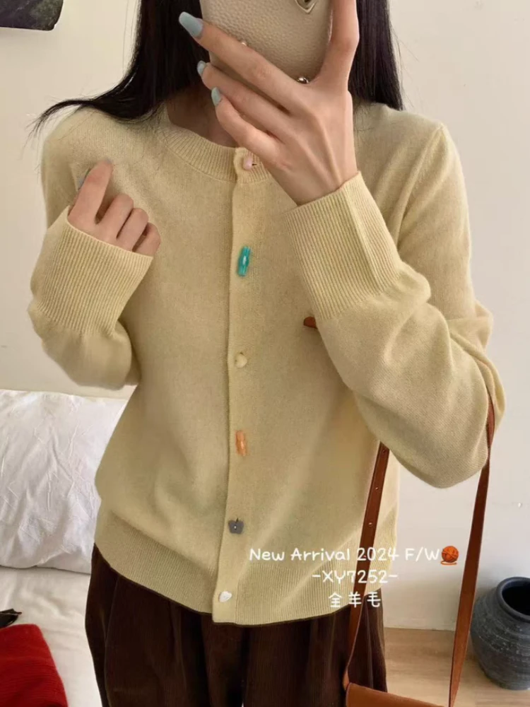 【济州岛】特色纽扣装饰 圆领针织开衫7252