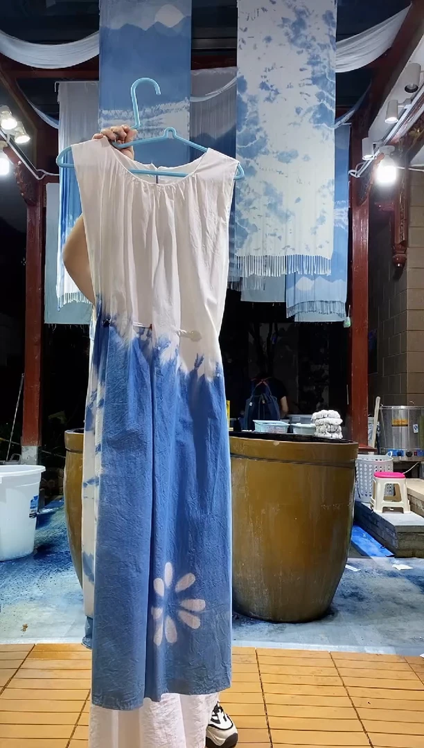 云浅蓝深 扎染服装 腰部木珠背心裙 压花