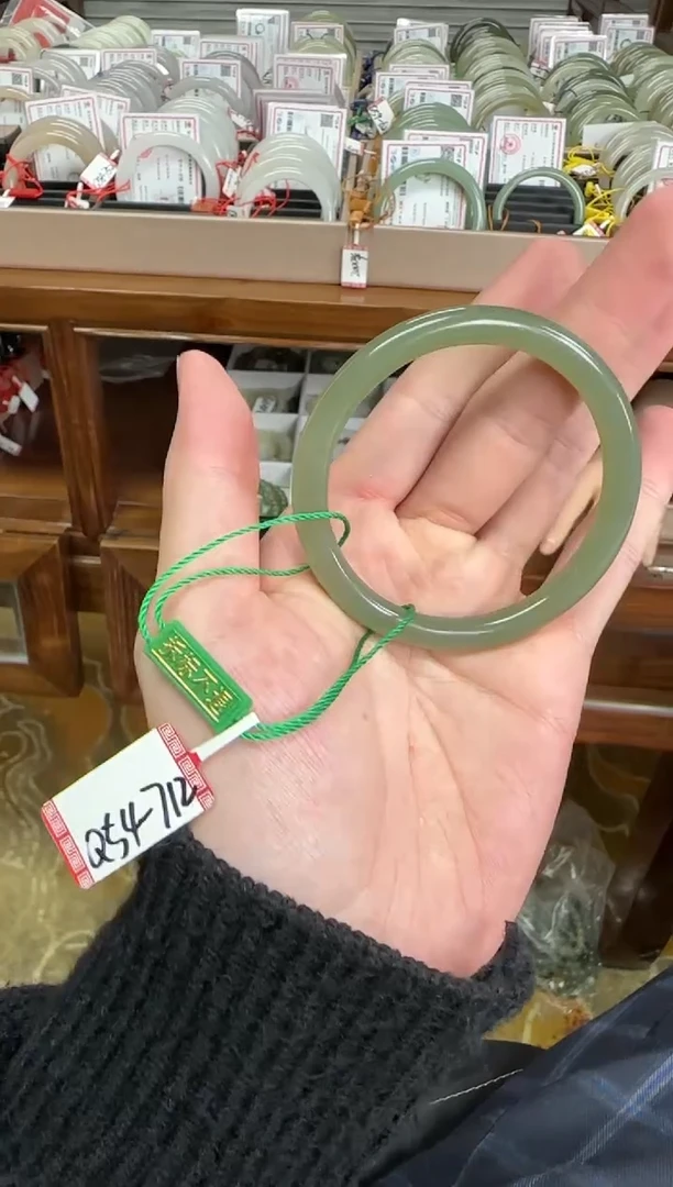 未镶嵌手镯和田玉54