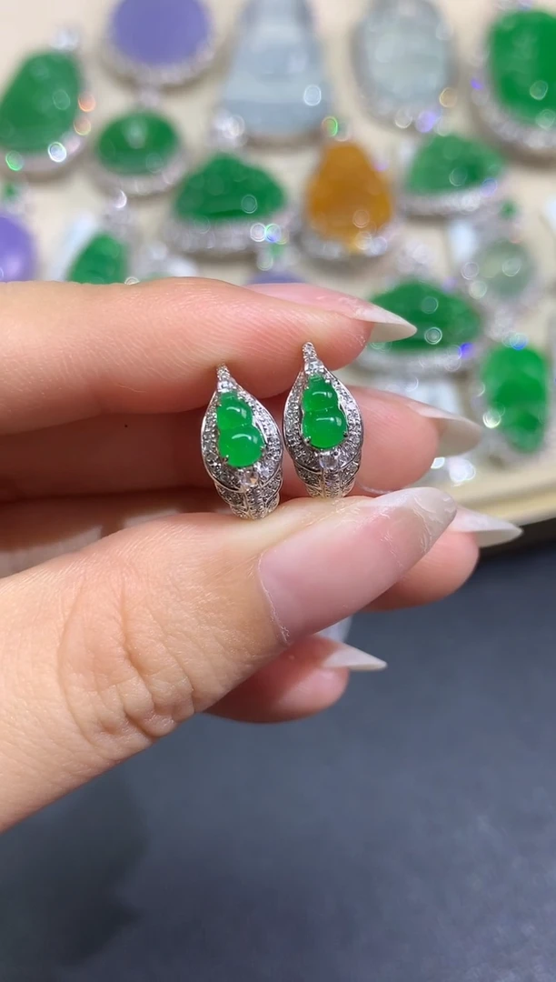18K金镶嵌翡翠耳饰耳饰|6800