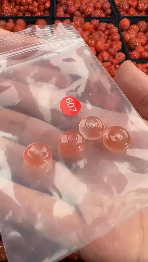 南红玛瑙未镶嵌颈饰1