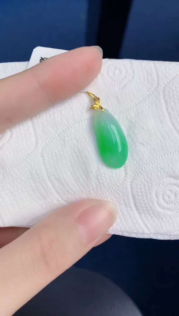 颈饰18K金镶嵌翡翠天然翡翠缅甸A货