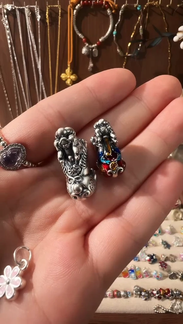 无足银桉****哟两个貔貅