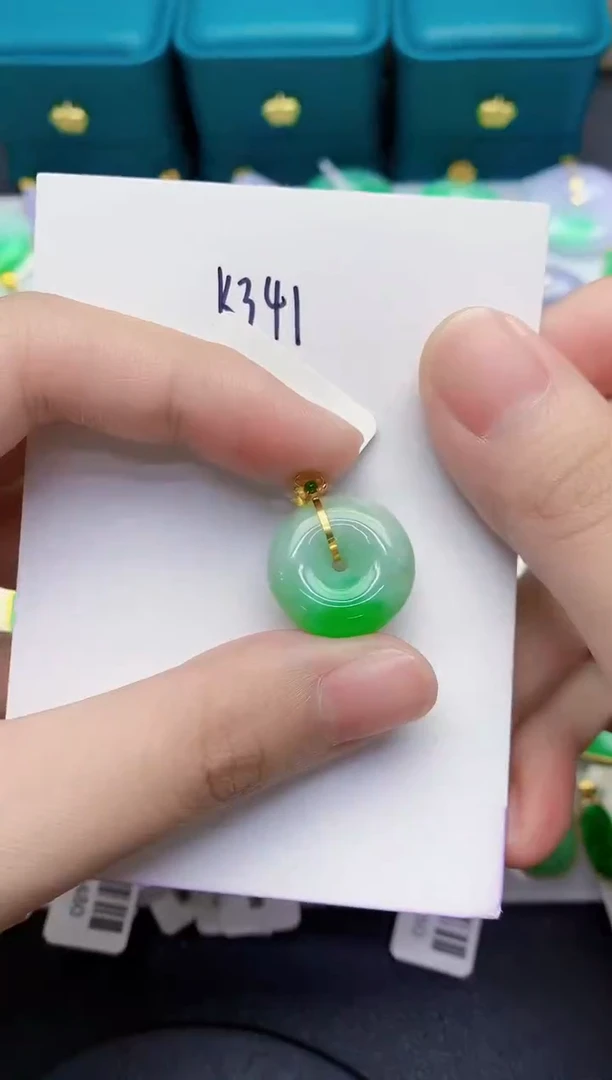 颈饰18K金镶嵌翡翠天然翡翠缅甸A货