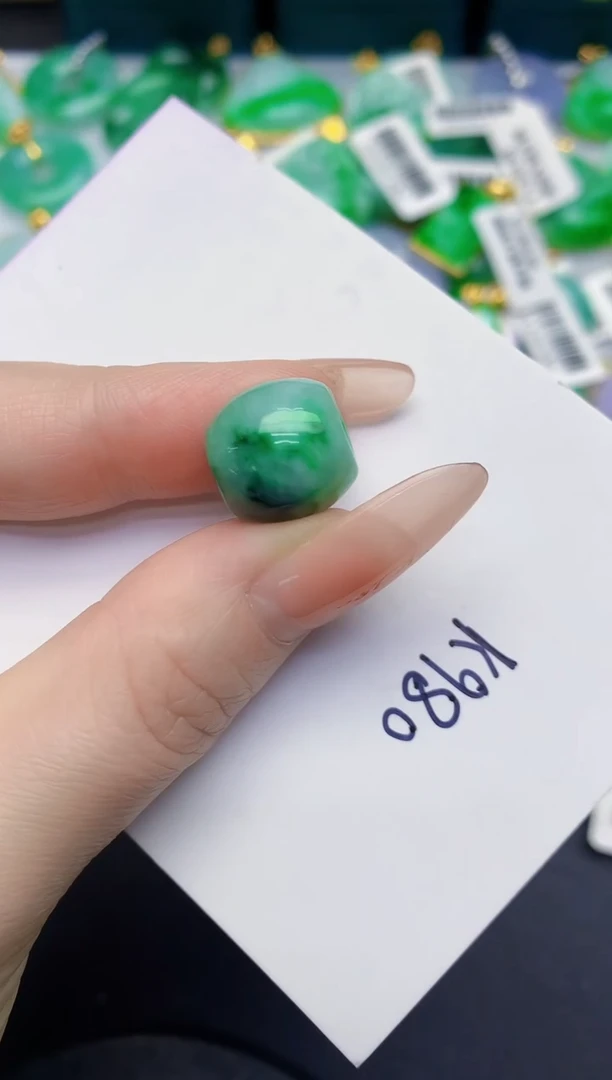 颈饰未镶嵌翡翠缅甸天然翡翠A货