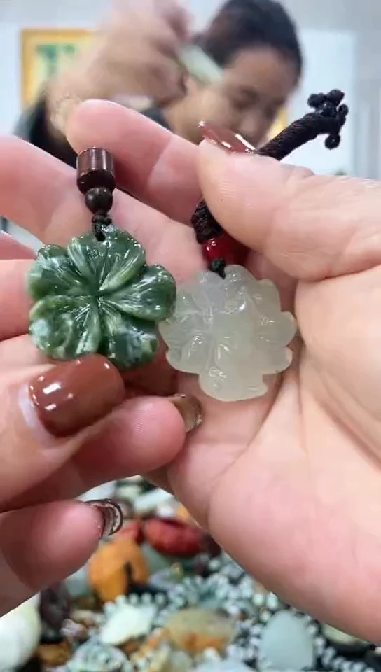 未镶嵌岫玉挂件