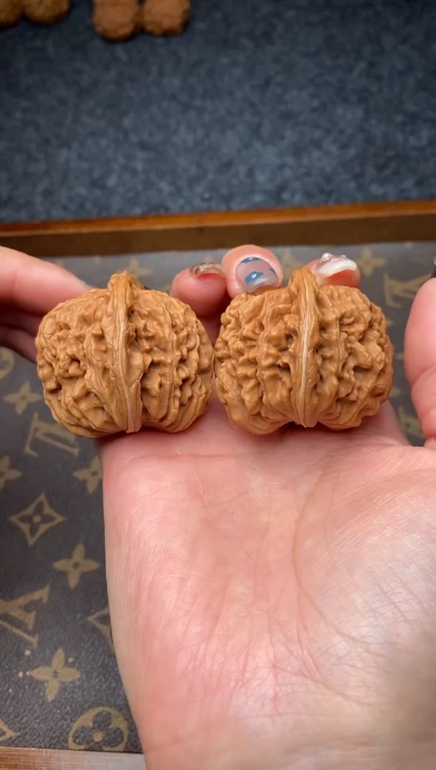 把件文玩核桃B11号46尺四座楼全品