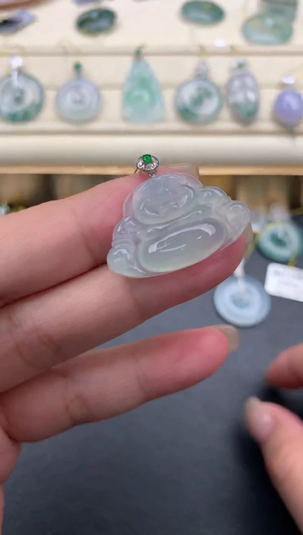 翡翠18K金镶嵌颈饰W549