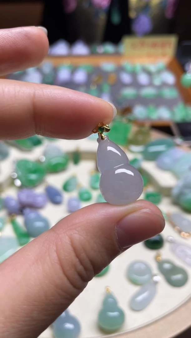 【闪购商品】翡翠颈饰18K金镶嵌葫芦