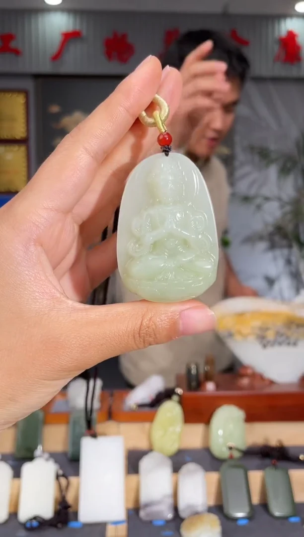 和田玉未镶嵌颈饰1