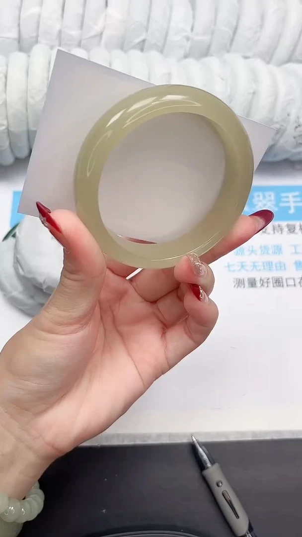 未镶嵌手镯石英质玉19-58.3CQ