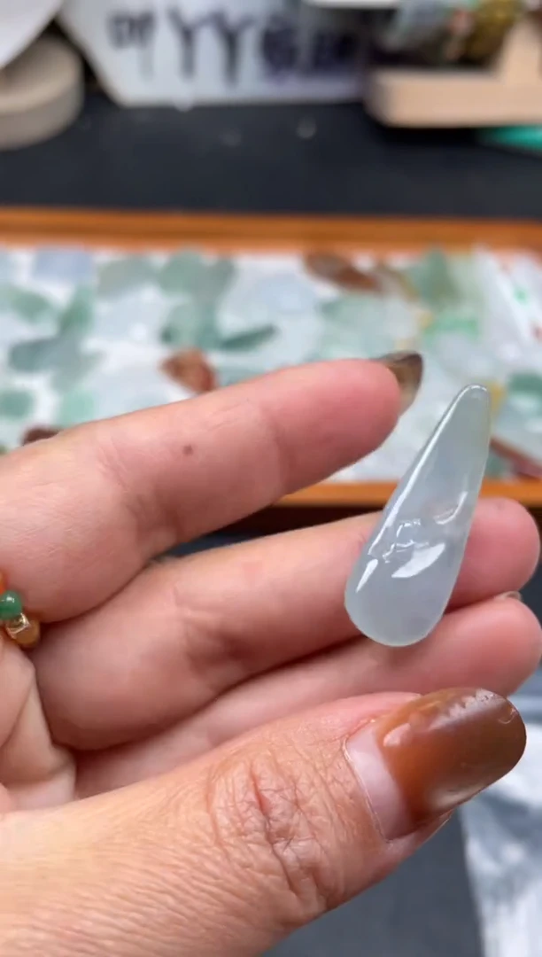 配石翡翠天然翡翠7