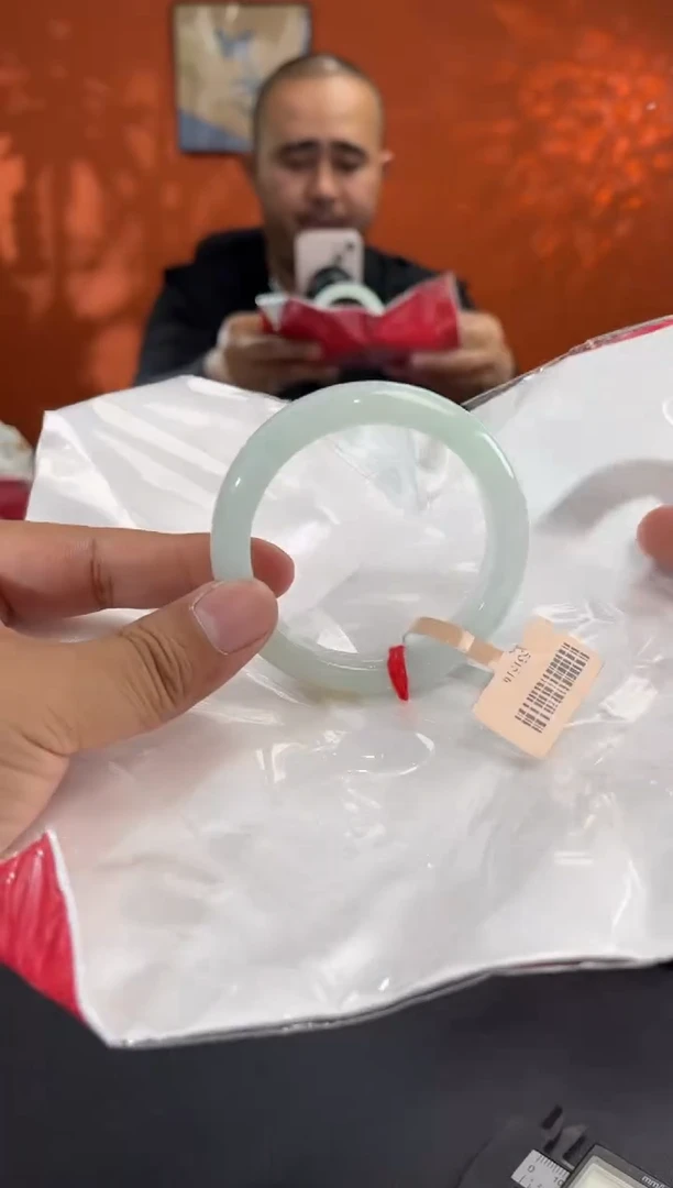 未镶嵌手镯翡翠4