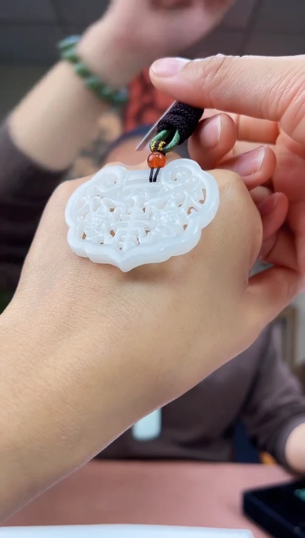 颈饰未镶嵌和田玉a16