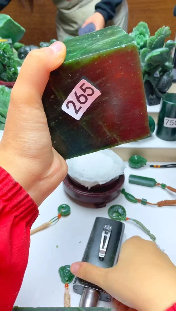 未镶嵌和田玉摆件1