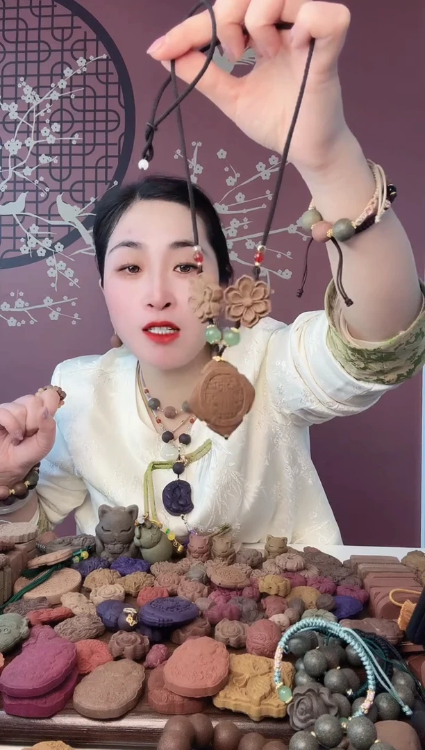 【闪购商品】泥塑鹅梨帐中貔貅方牌＋兰花龙涎2个六瓣花项链