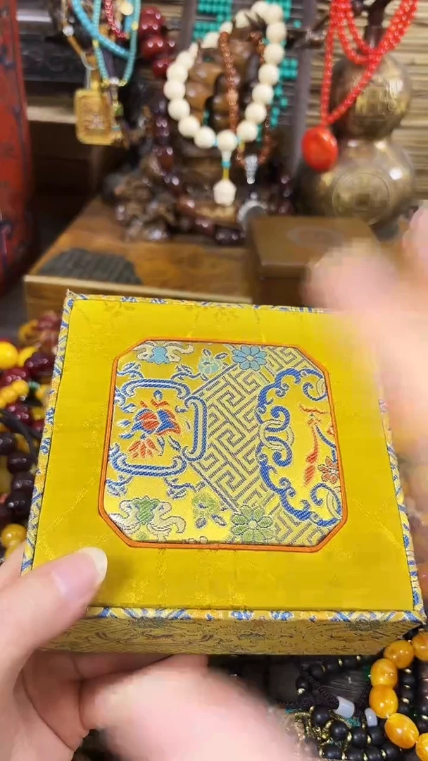 和田玉未镶嵌颈饰..................