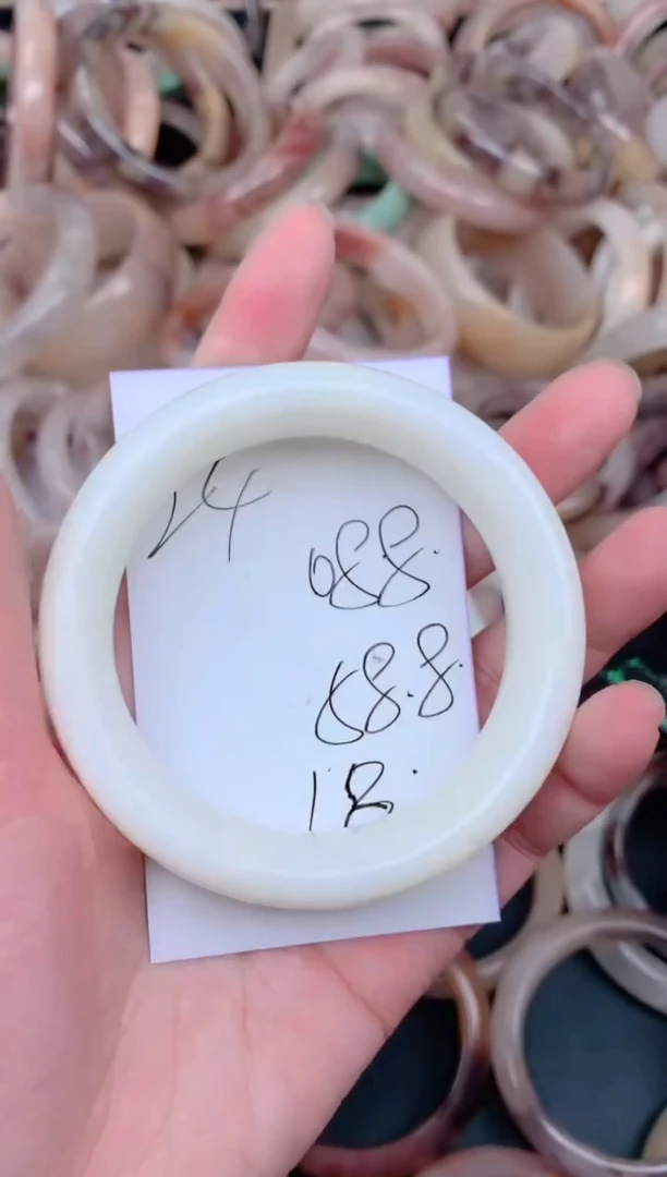 未镶嵌手镯石英质玉088