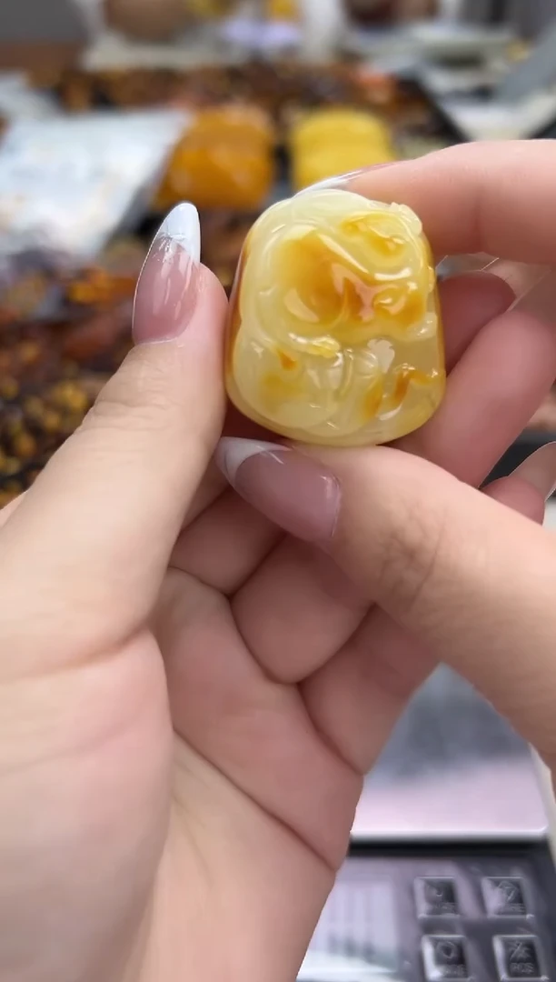 裸石琥珀未镶嵌琥珀蜜蜡吊坠