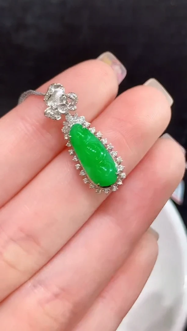 吊坠(不含链)18K金镶嵌翡翠WXY多样性发其一