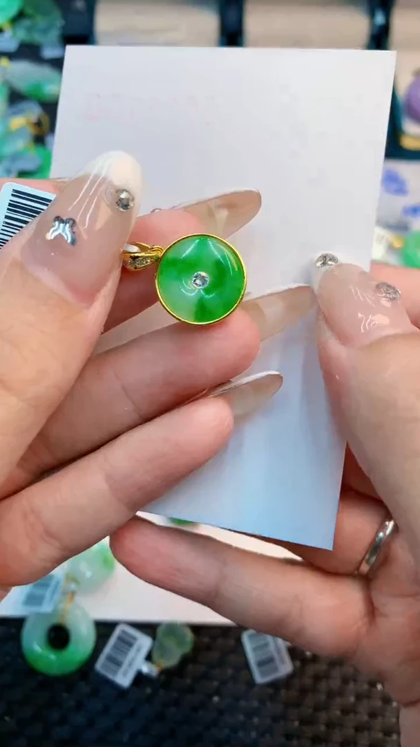 翡翠未镶嵌吊坠(不含链)1