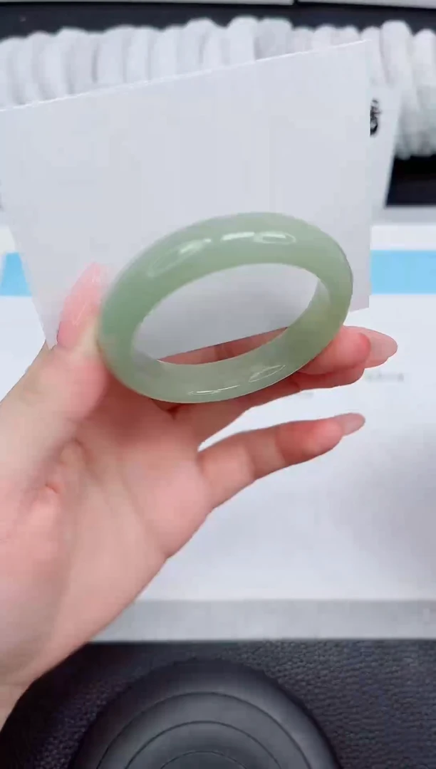 石英质玉手镯未镶嵌60-50