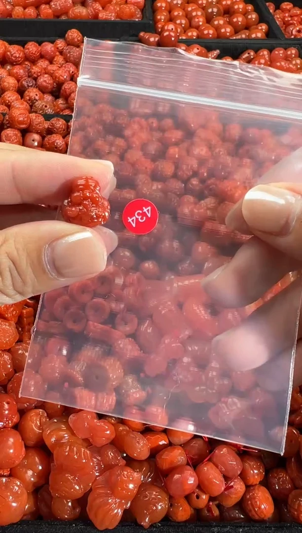 颈饰未镶嵌南红玛瑙1