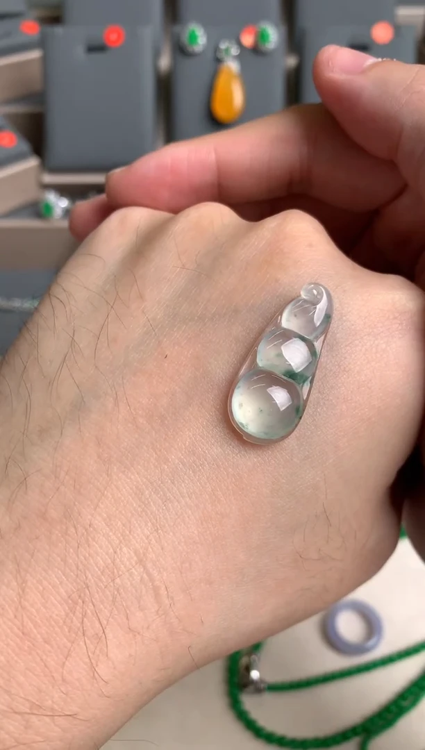 未镶嵌定制翡翠裸玉